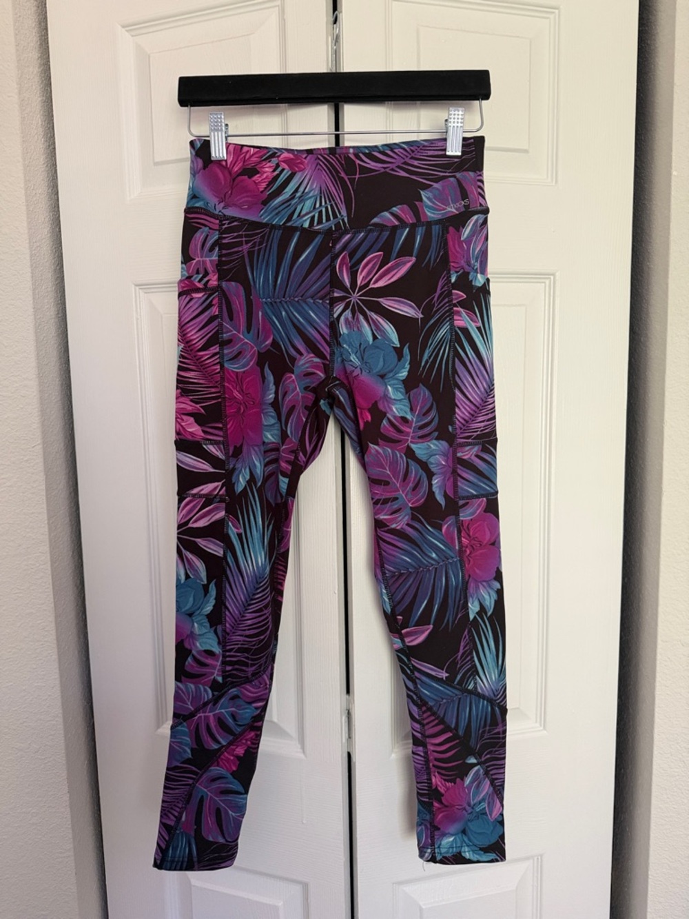 🇺🇸🎉FITKICKS Floral Active Leggings